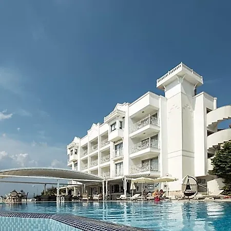 Lavista Boutique Hotel 4*