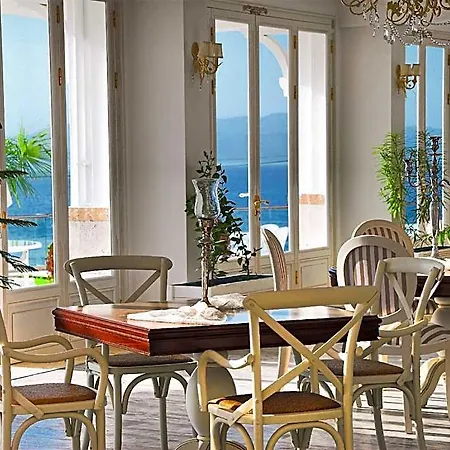 Lavista Boutique Hotel 4*